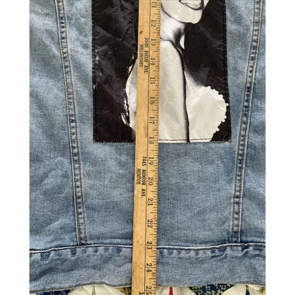 Selena Quintanilla Denim Jacket Size Medium M Pockets Embroidered Name - Picture 15 of 15